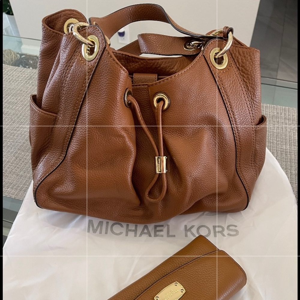 Michael Kors shoulder bag & wallet set